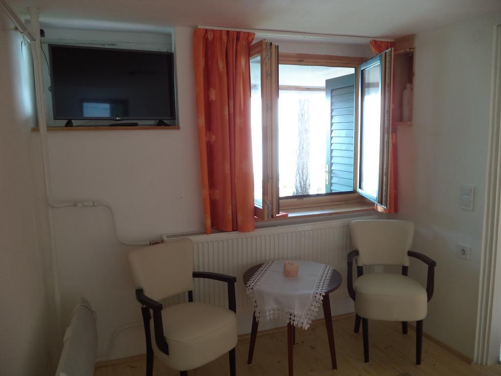 Napkelte Apartman Tihany Rum bild