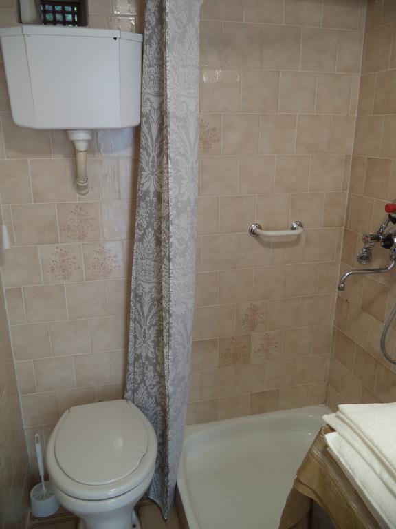 Napkelte Apartman Tihany Rum bild